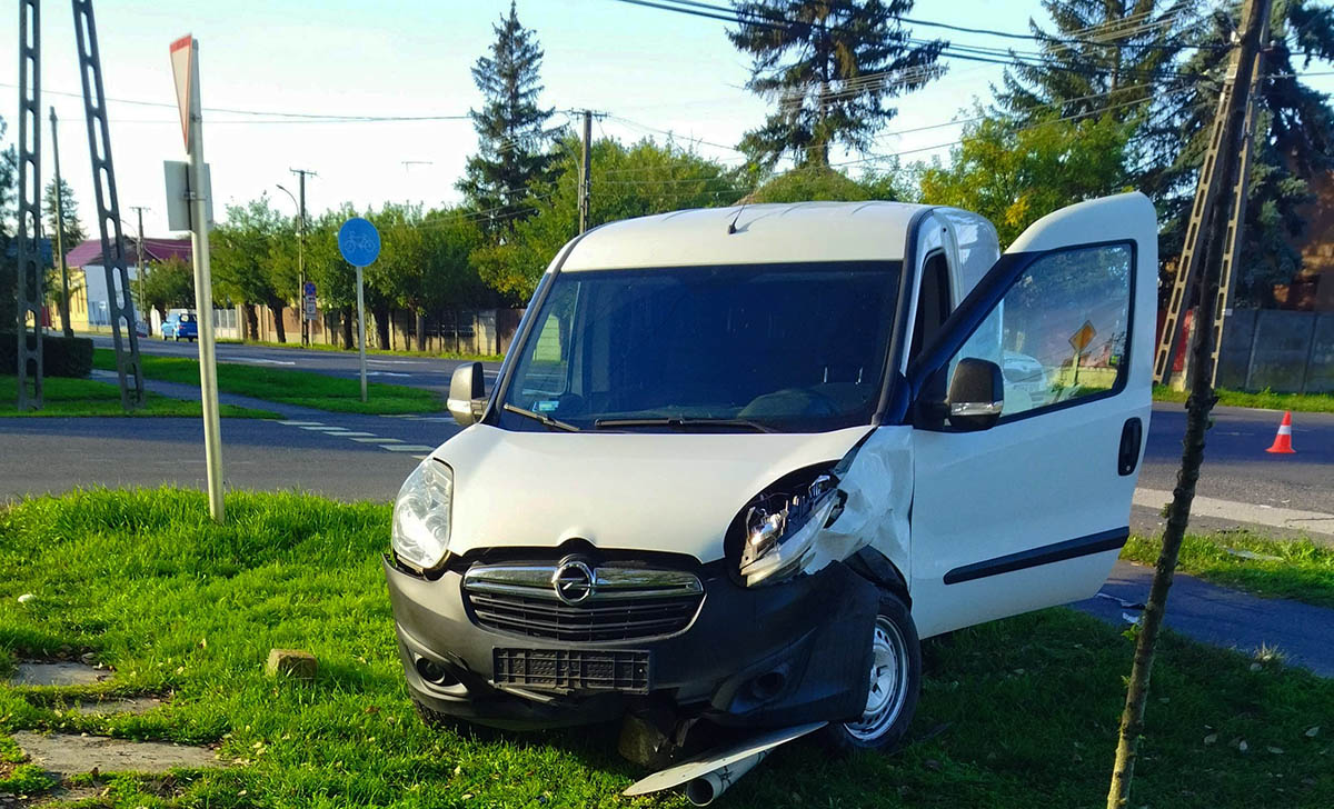 Két személygépkocsi karambolozott Mezőberényben