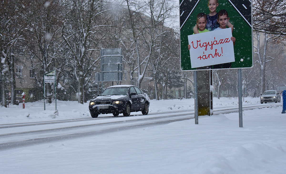 Országszerte fagy várható péntek éjszaka, jeges utakra kell számítani