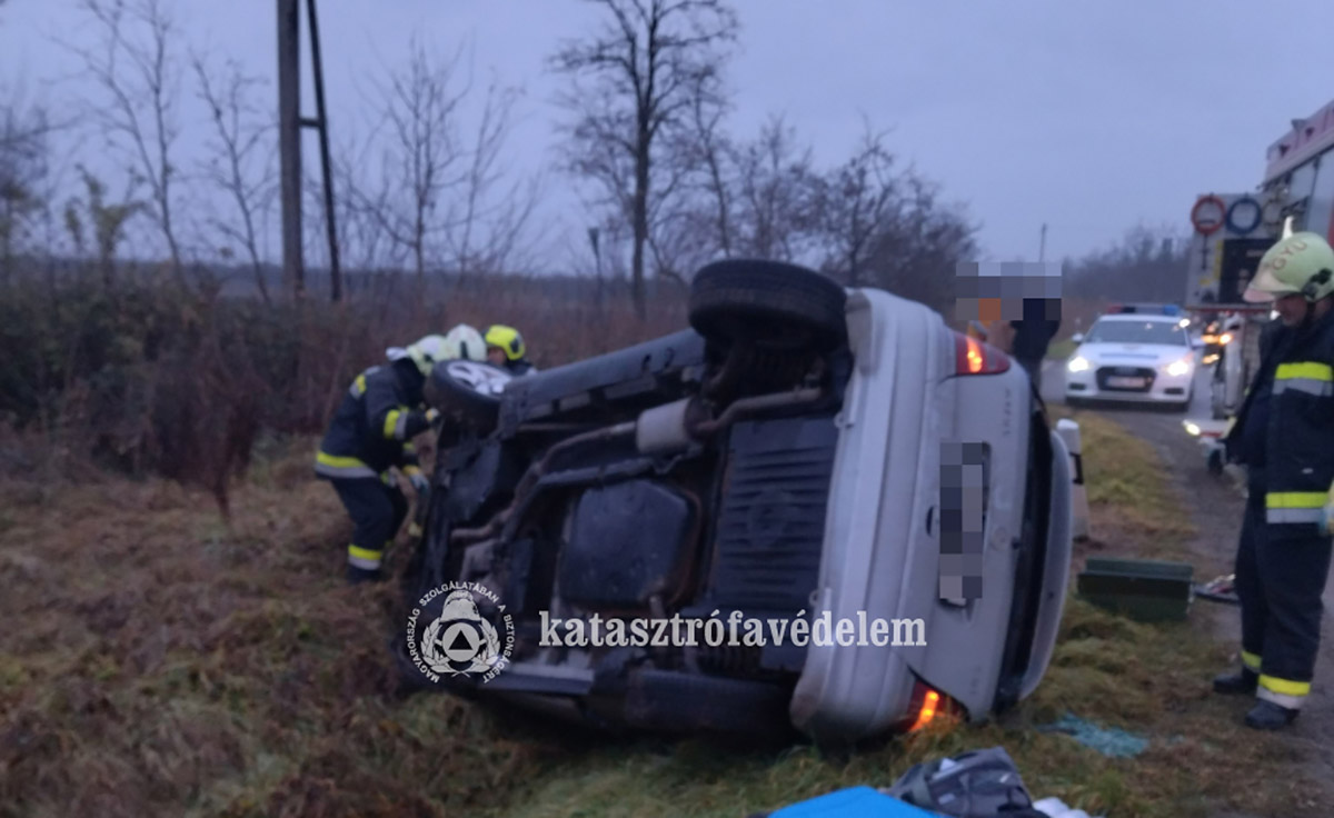 baleset Elek és Gyula között