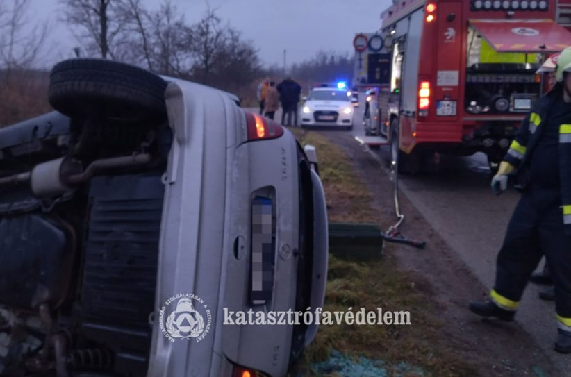 baleset Elek és Gyula között