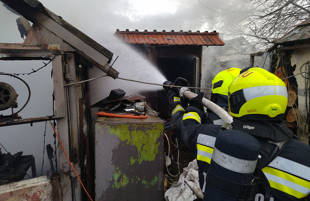 Teljesen leégett egy műhely Sarkadon