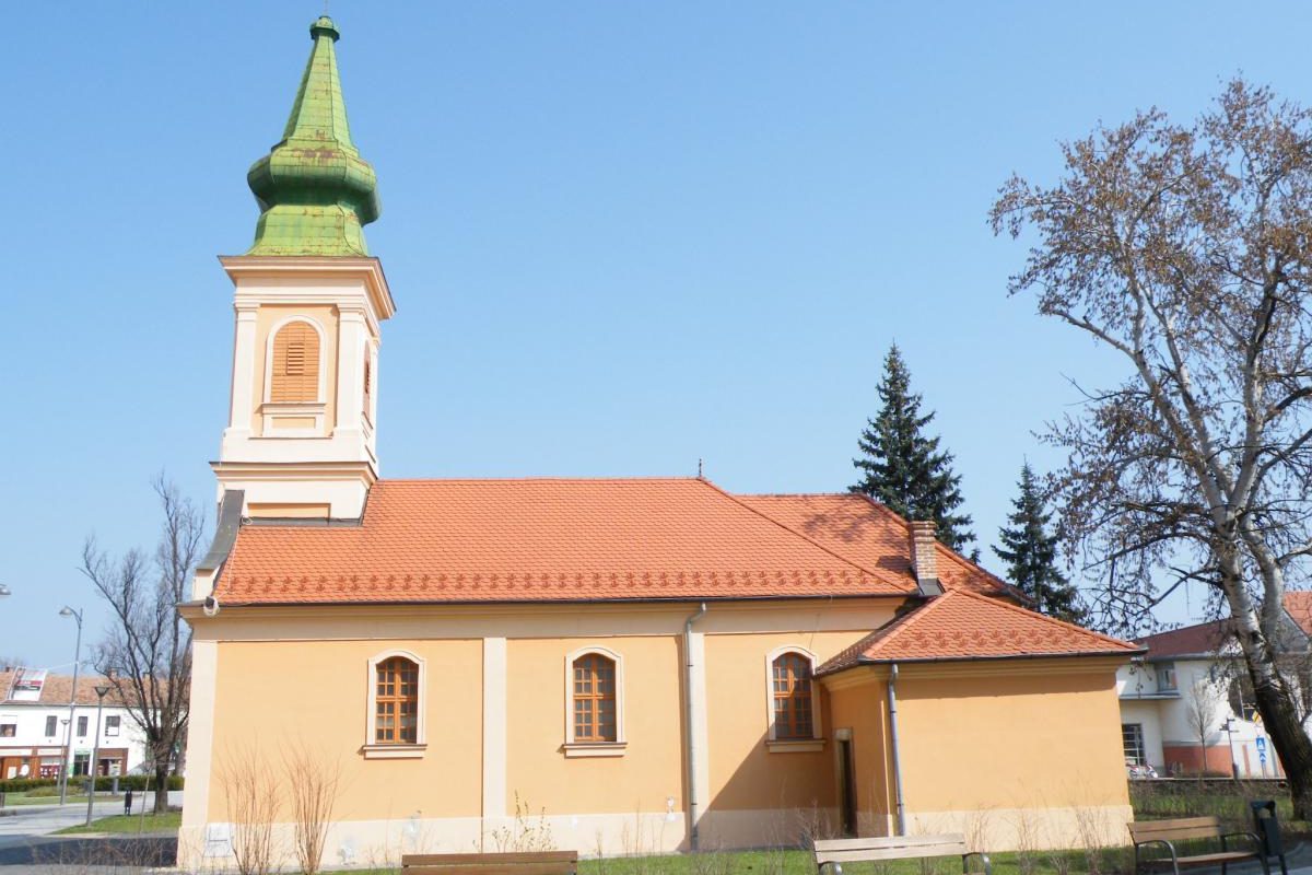 Felújították a gyulai Szentháromság-kápolna tornyát