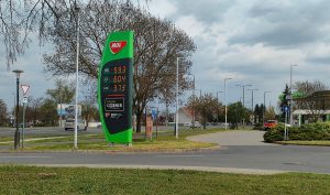 csökken a benzin ára