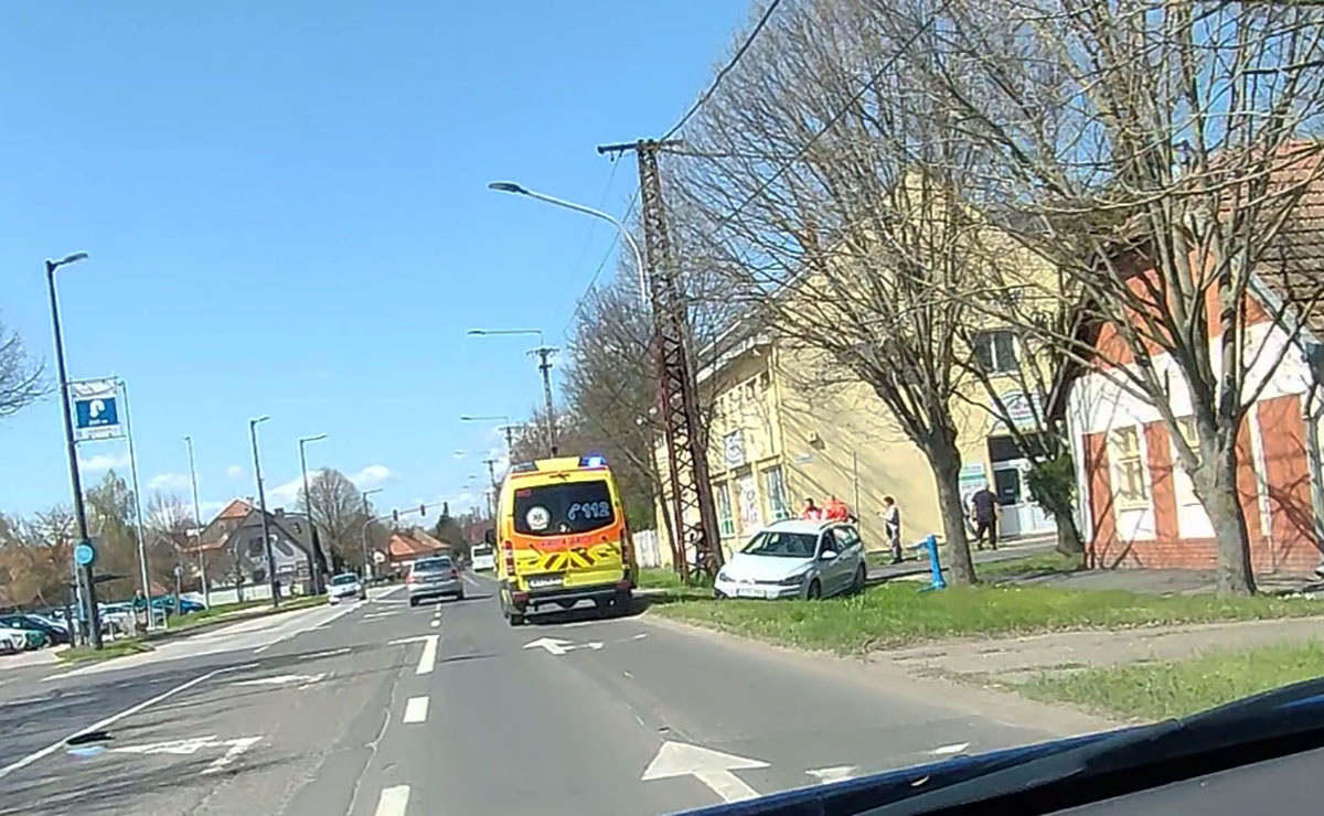 Két autó ütközött Békéscsabán