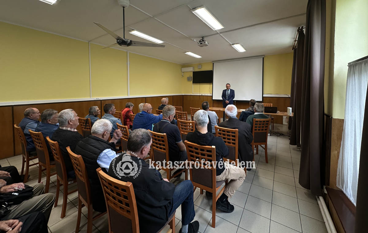 Újra találkoztak a nyugdíjas tűzoltók Békéscsabán
