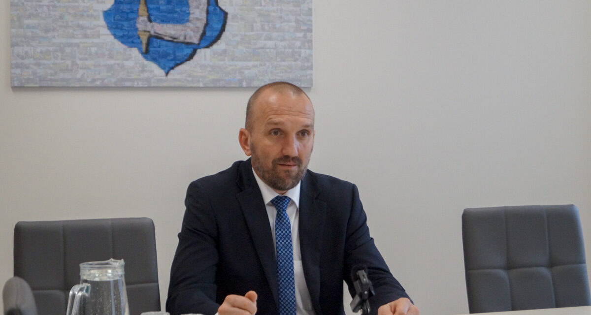 Kálmán Tibor: Egy új tűzoltóautót vásárolnának Békésre