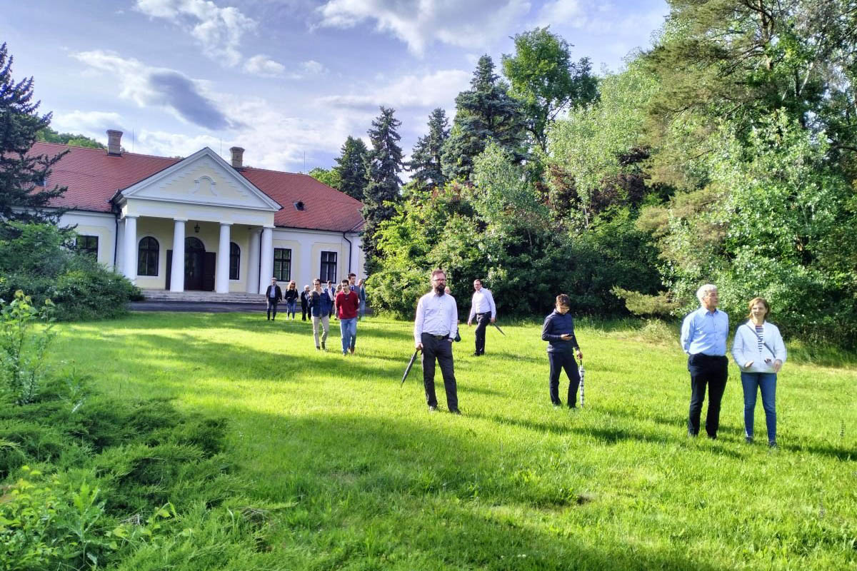 A Csáky-kastélyba és az Anna-ligetbe is ellátogattak a történelmi család leszármazottai