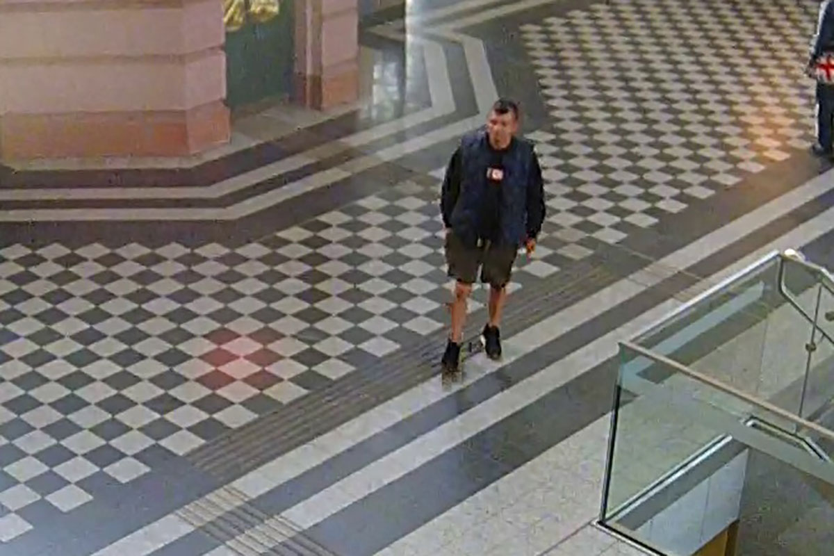 Békéscsabán történt kifosztás elkövetőjét keresi a rendőrség
