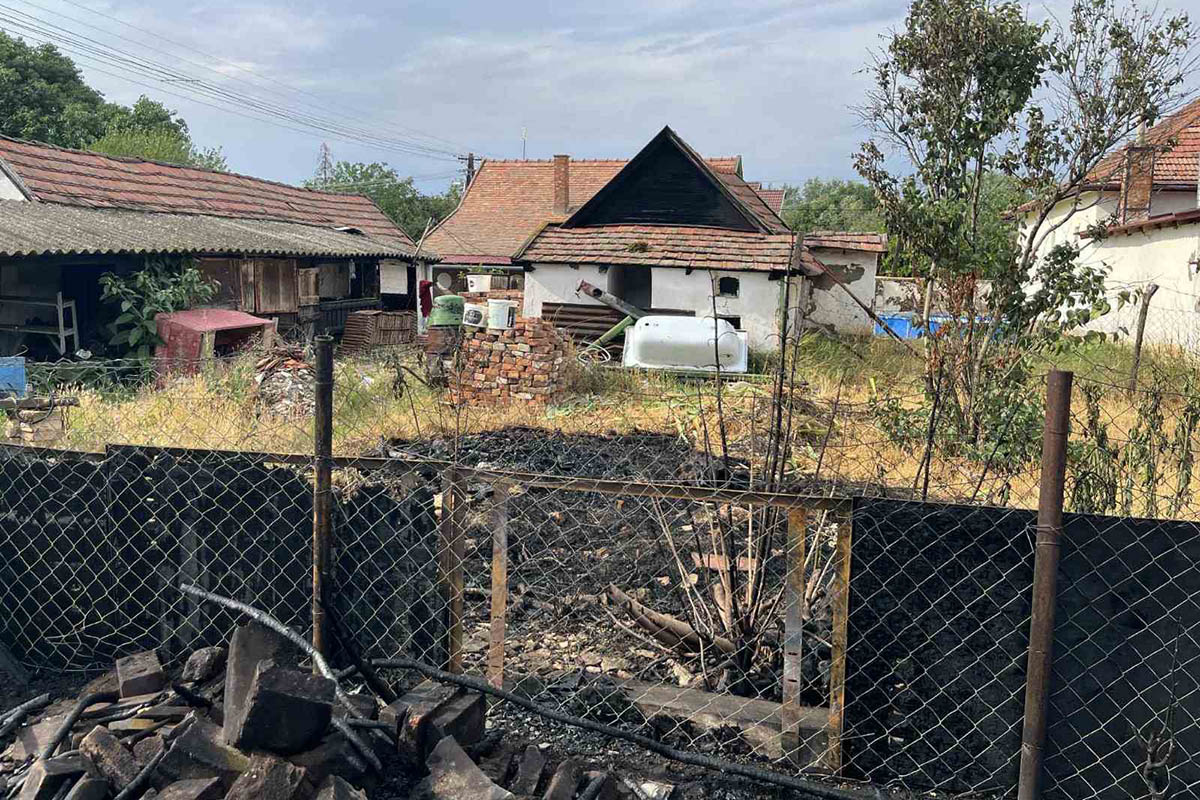 Hősiesen küzdöttek a lángokkal – Szabadnapos rendőr és fegyveres őr oltotta el a tüzet Orosházán