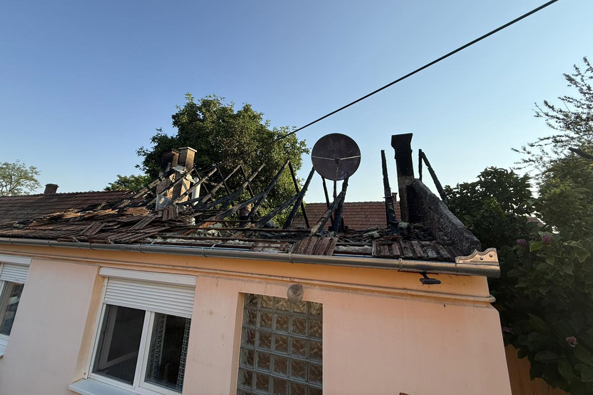 Villámcsapás következtében leégett egy eleki ház tetőszerkezete