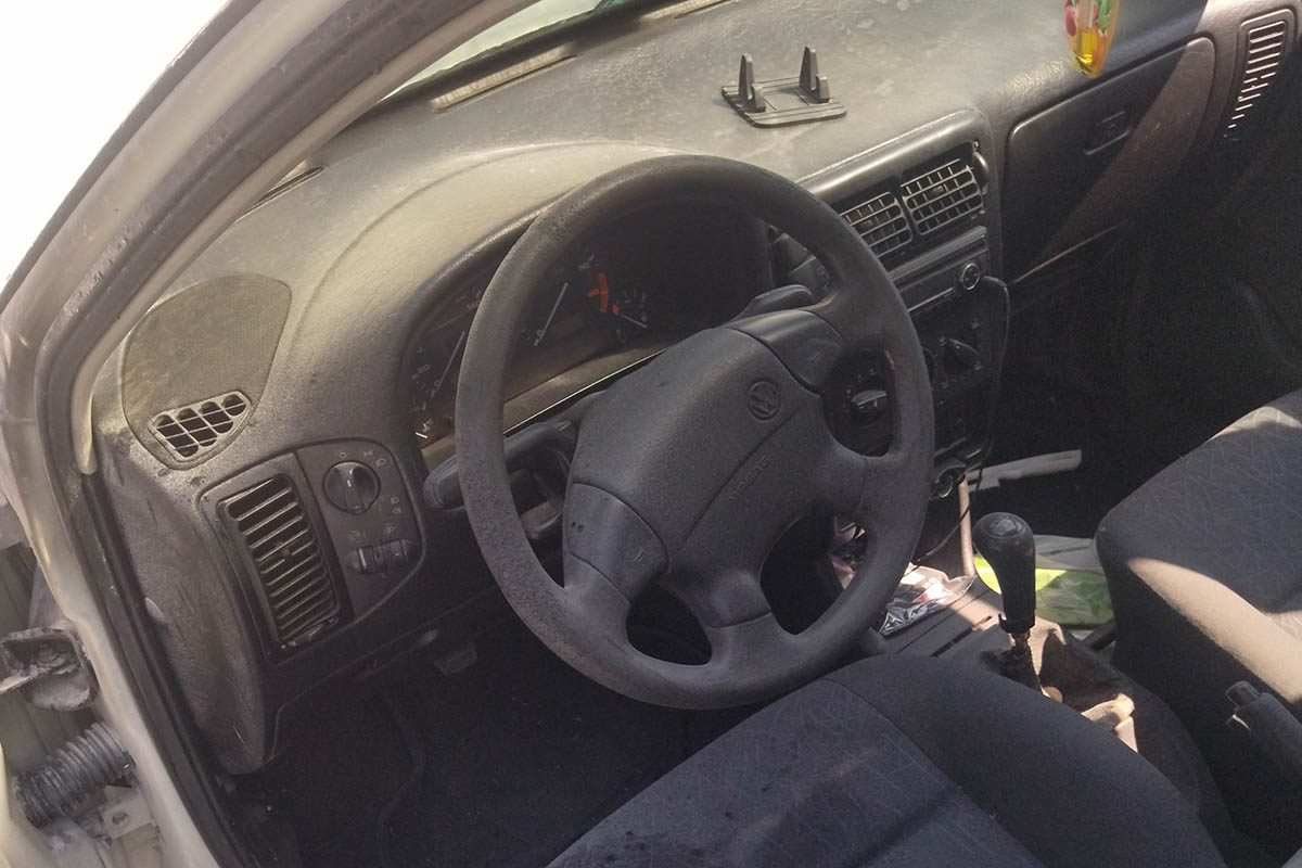 kigyulladt autó motortere Békéscsabán