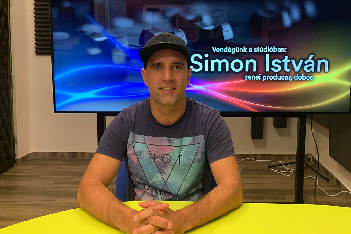 Simon István – avagy Simi – a háttérből formálja a zenét
