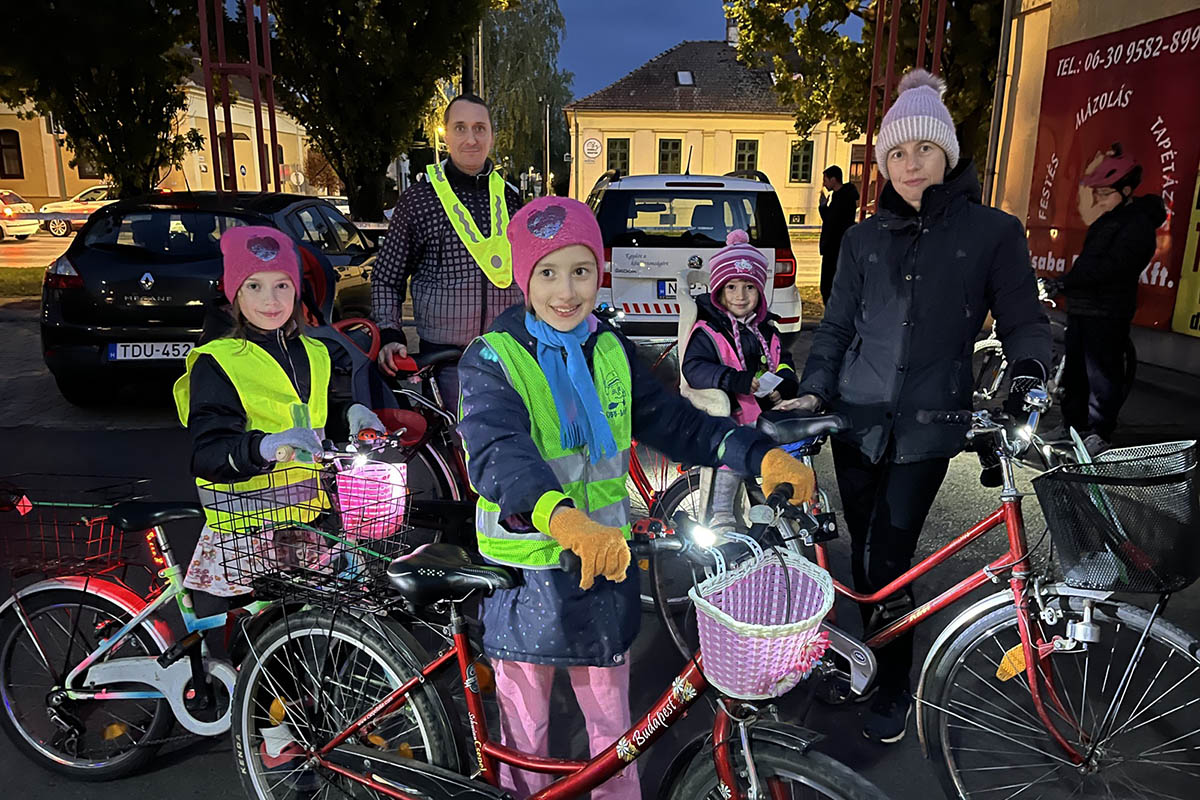 Közel 1500 résztvevő hívta fel a figyelmet a láthatóság fontosságára Békés vármegyében