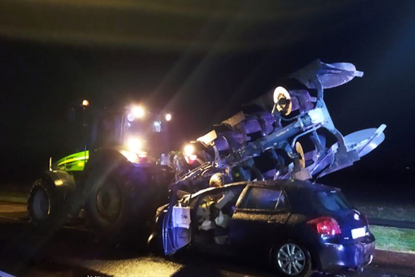 Traktor és személyautó karambolozott Csárdaszállás