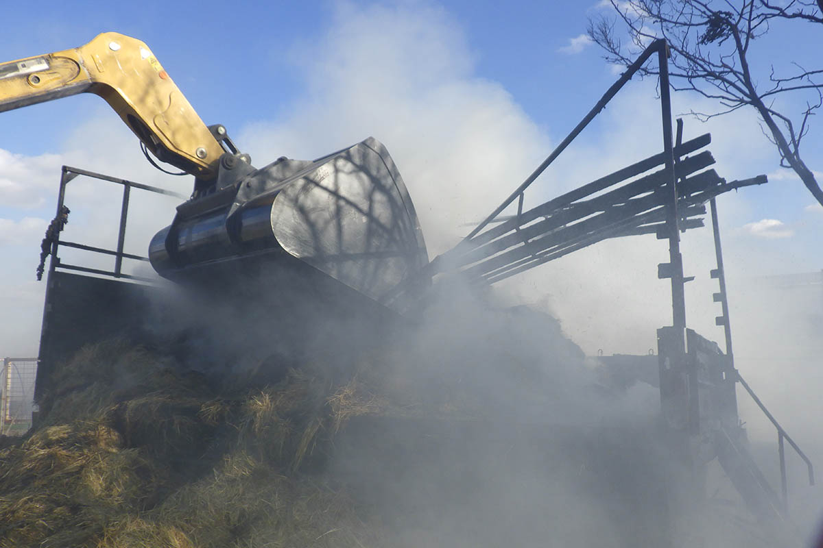 gumiabroncsok égtek Gyomaendrődön