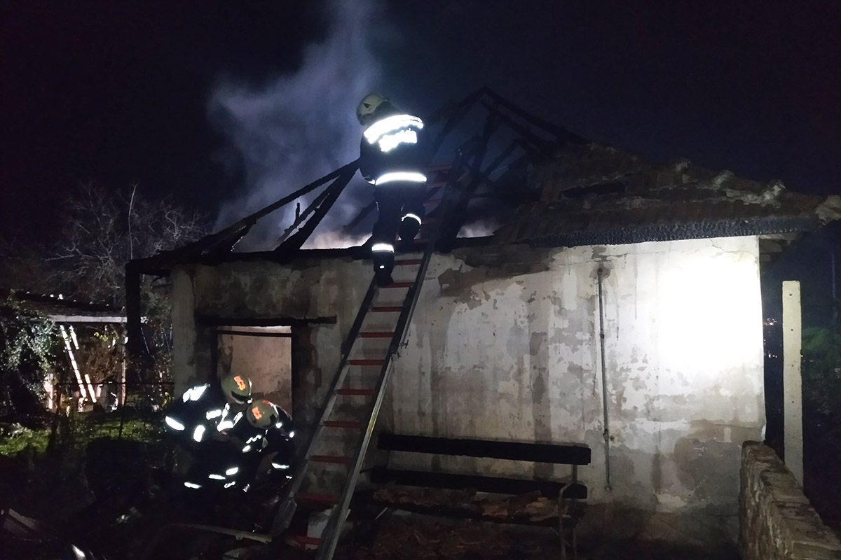 Tűz ütött ki egy békéscsabai tanyán