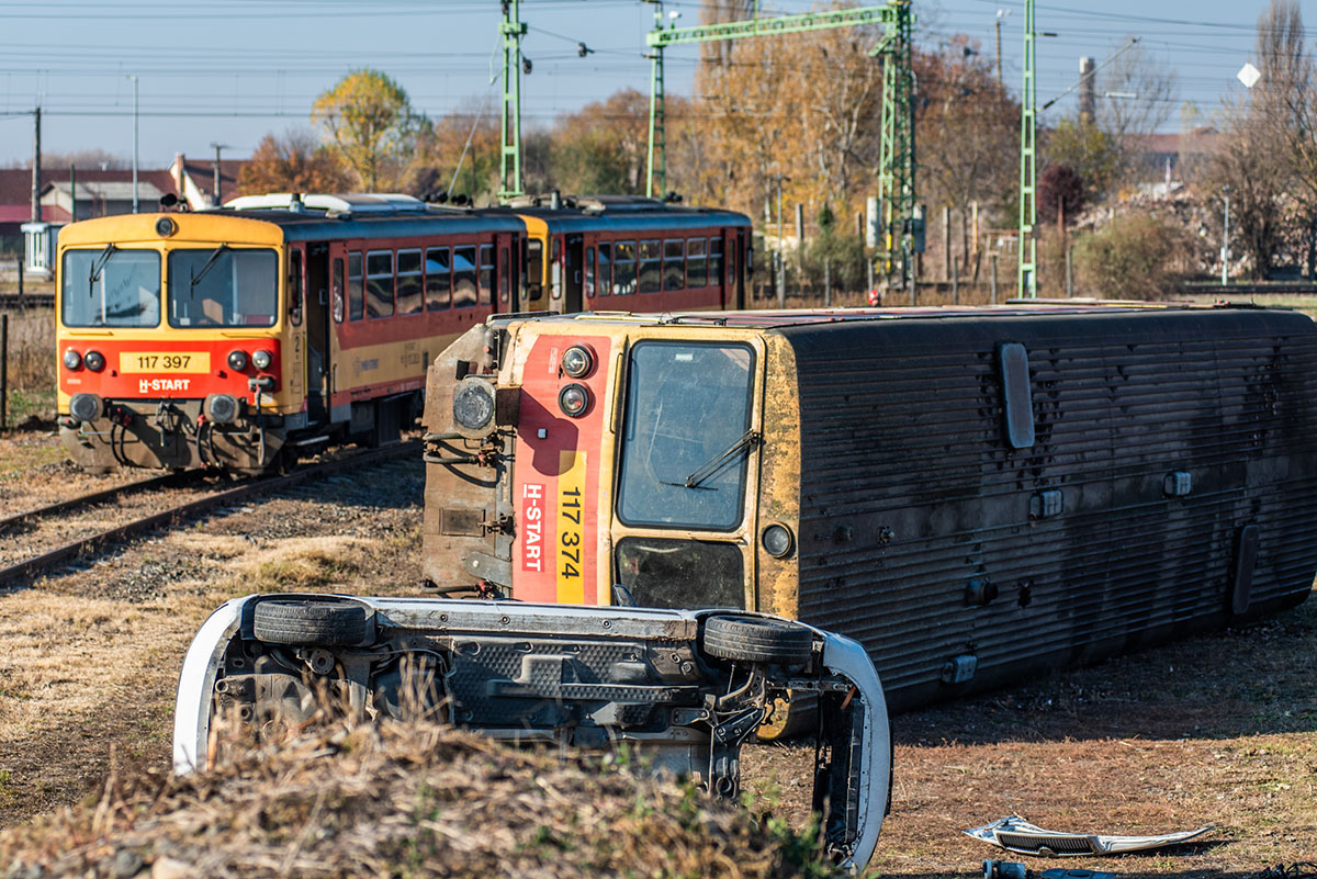 Valósághű vasúti baleseti szimulációval készült a katasztrófavédelem Békéscsabán