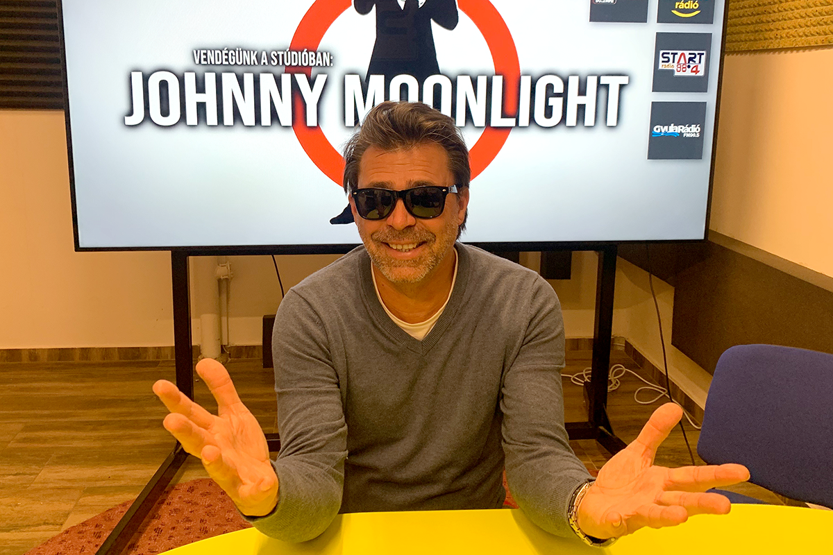 Johnny Moonlight – a színpad és a valóság határán