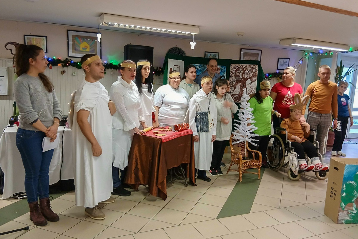 Megtartották közös karácsonyi ünnepségüket a Degré utcai fiatalok