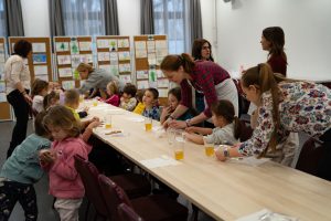 1500 mézeskalács készült a rászoruló gyerekeknek