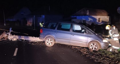 Villanyoszlopnak ütközött Kétegyházán