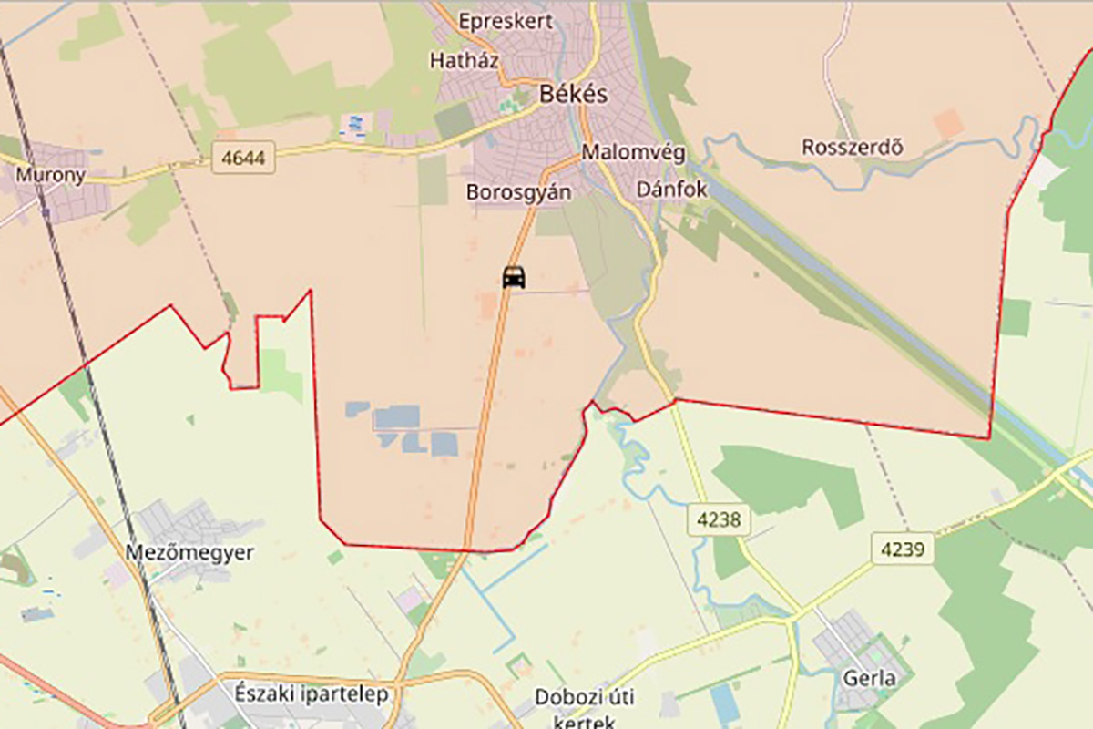 Egy kisteherautó és két személykocsi ütközött a 470-es főúton