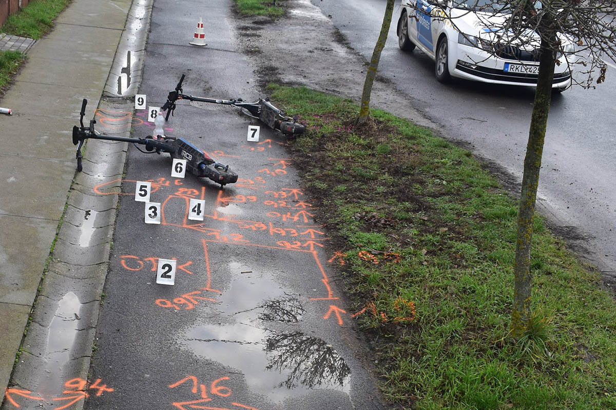 Két súlyos rolleres baleset Békésben – egy férfi életveszélyben