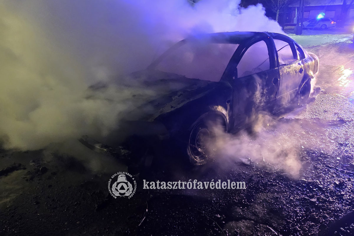 kigyulladt autó Mezőhegyesen