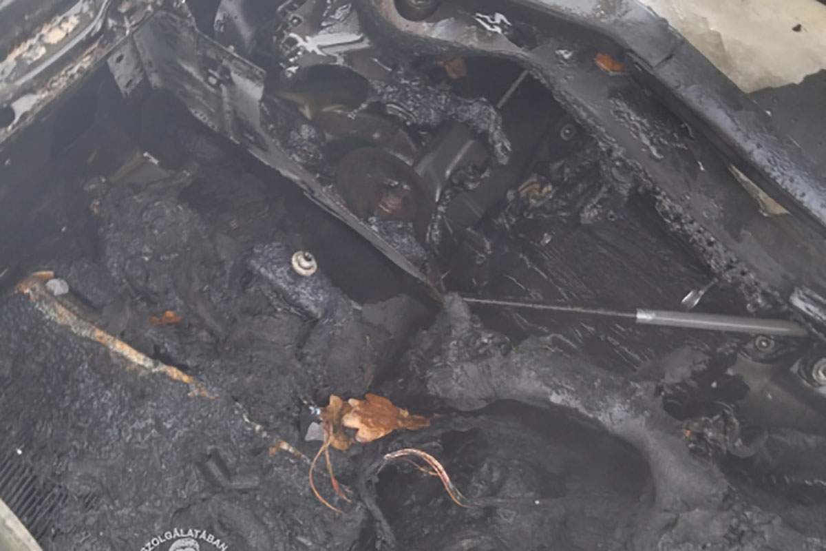 kigyulladt autó Békéscsabán