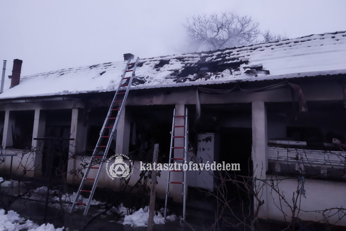 Lakóház melléképületében keletkezett tűz Okányban