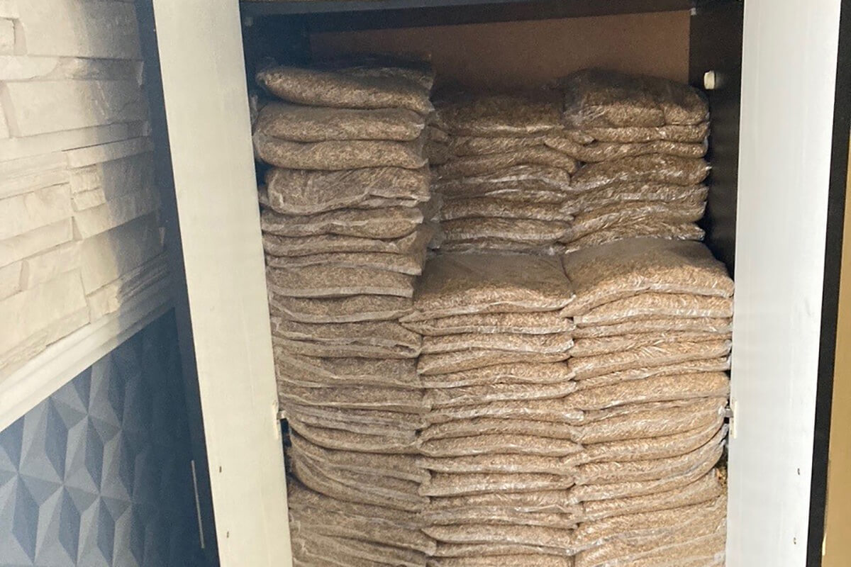 Több mint 330 kilogramm illegális dohányt foglalt le a NAV