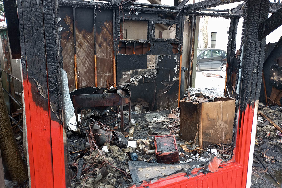 kigyulladt lángosozó Sarkadon