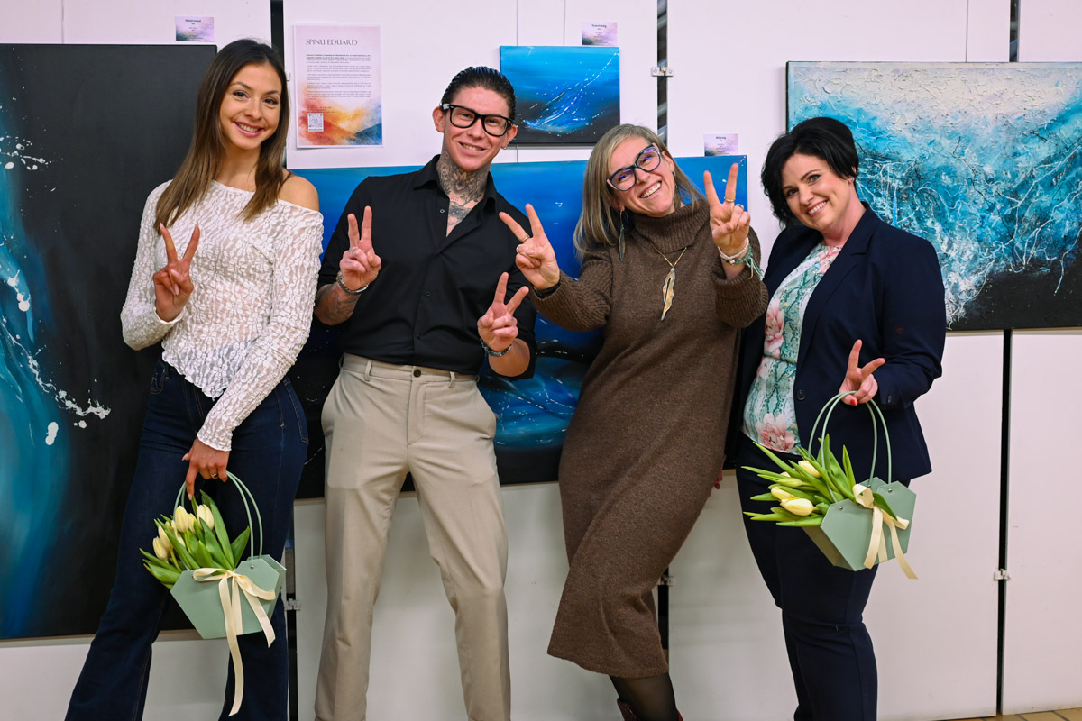 Színekkel és lélekkel telt meg a Békés Megyei Könyvtár