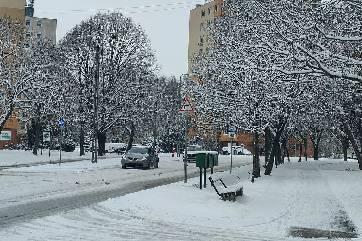 Ismét havazik Békésben – fokozott óvatosságra int a rendőrség