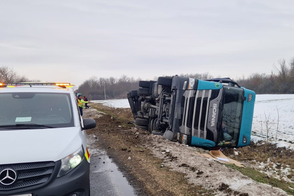 kamion baleset 44-es