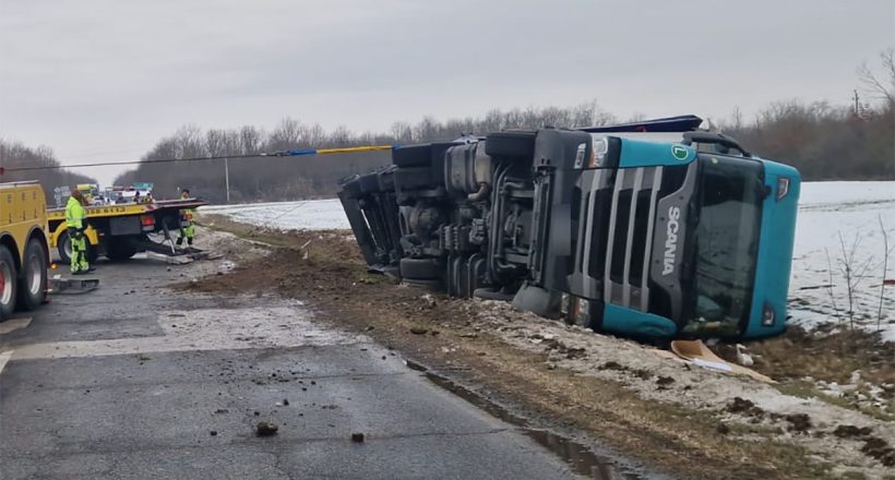 kamion baleset 44-es