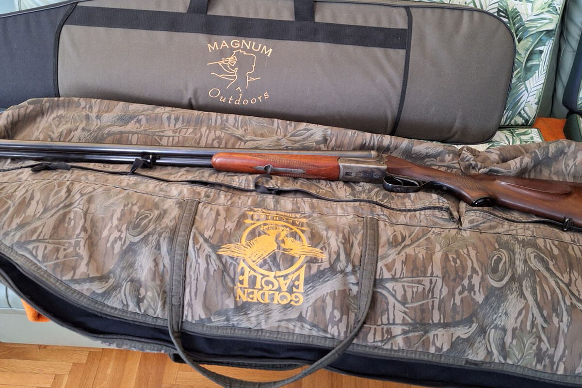 NAV-végrehajtók foglalták le egy idős férfi engedély nélkül tartott fegyvereit