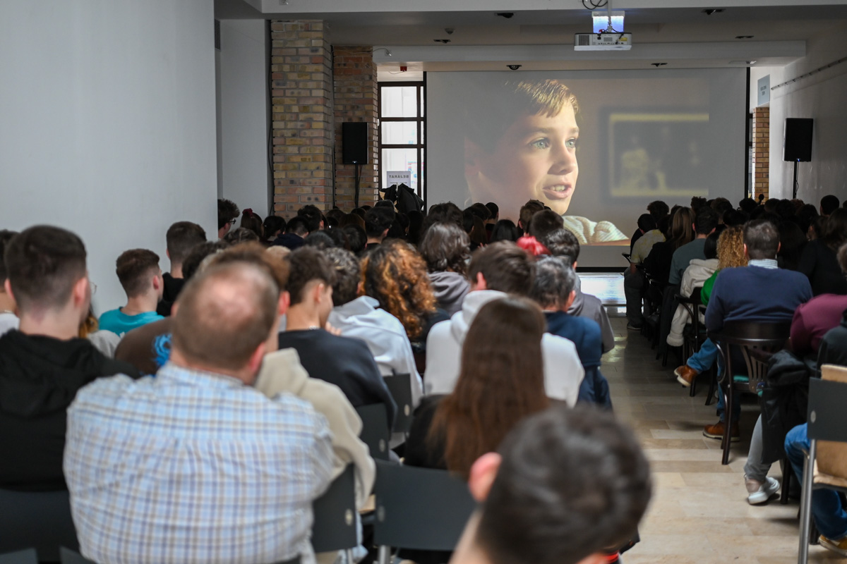 Egy filmen keresztül mutatták be a kommunizmus borzalmait a ma élő fiataloknak