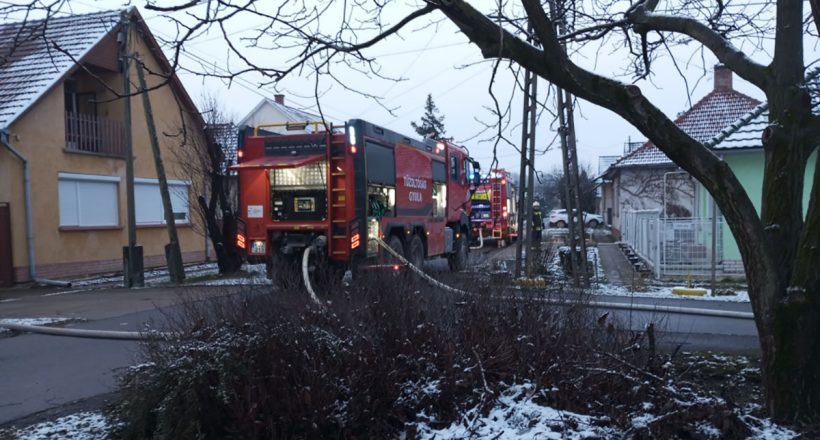 kigyulladt melléképület Gyulán