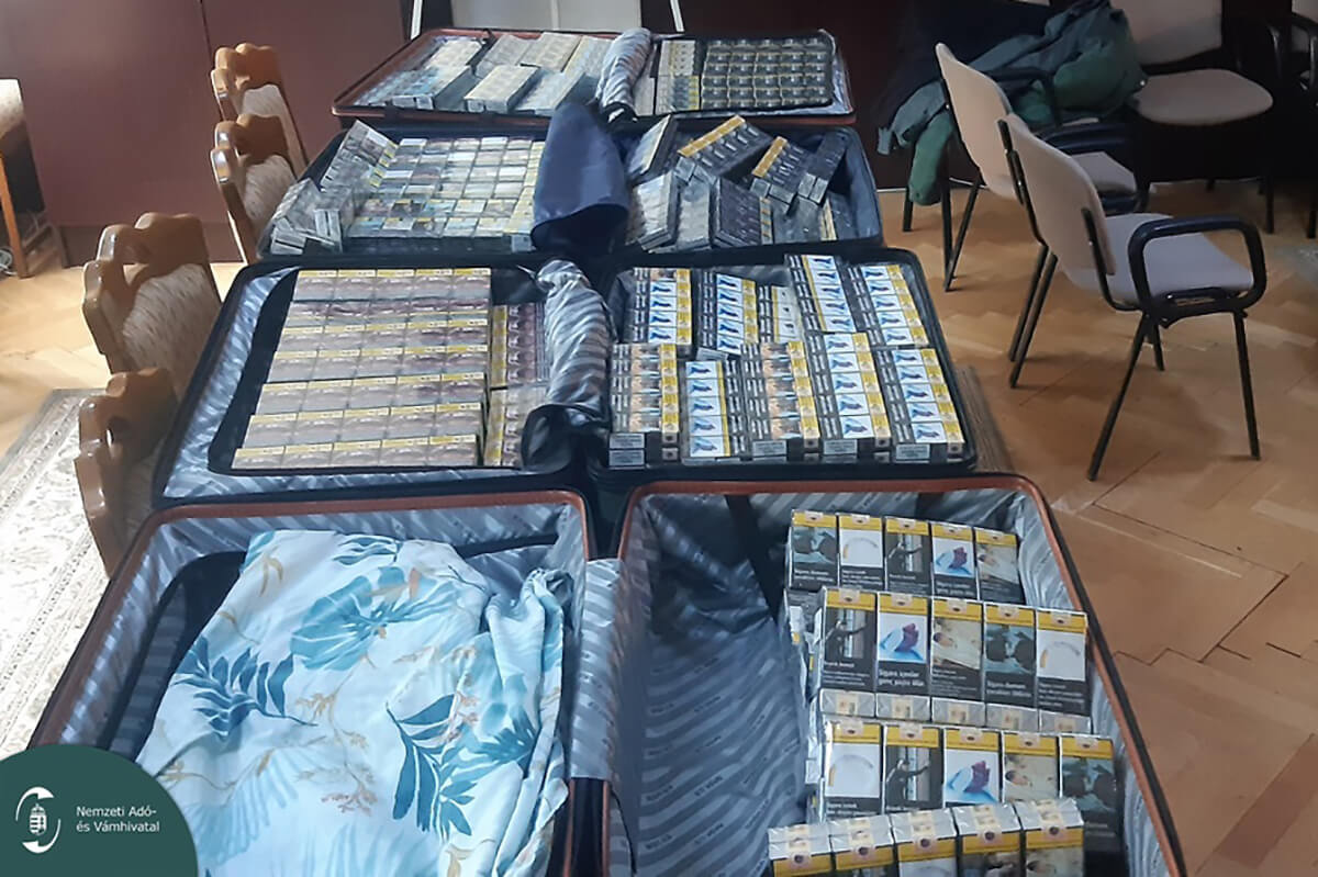 Busznyi hamis parfüm, ruha és cigaretta került elő a NAV-os akció során