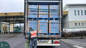 Azonos trükk, külön helyszínek: 3 ezer doboz csempészcigit foglalt le a NAV