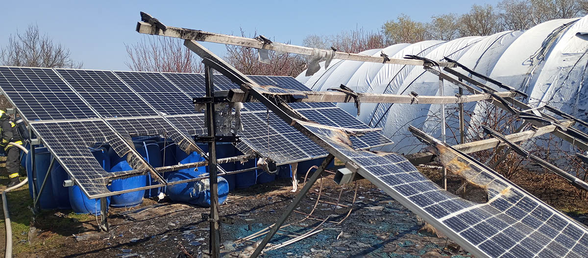 kigyulladt napelem Gyulán