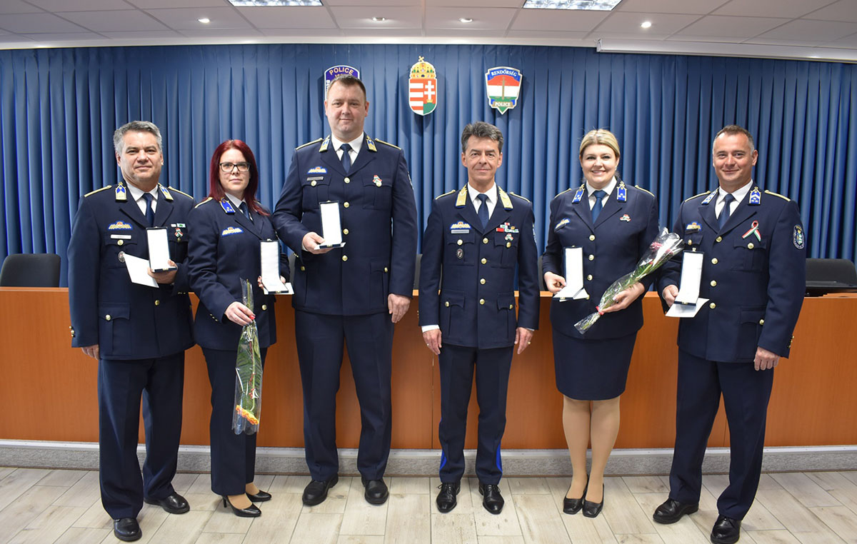 Elismeréseket kaptak a Békés vármegyei rendőrök