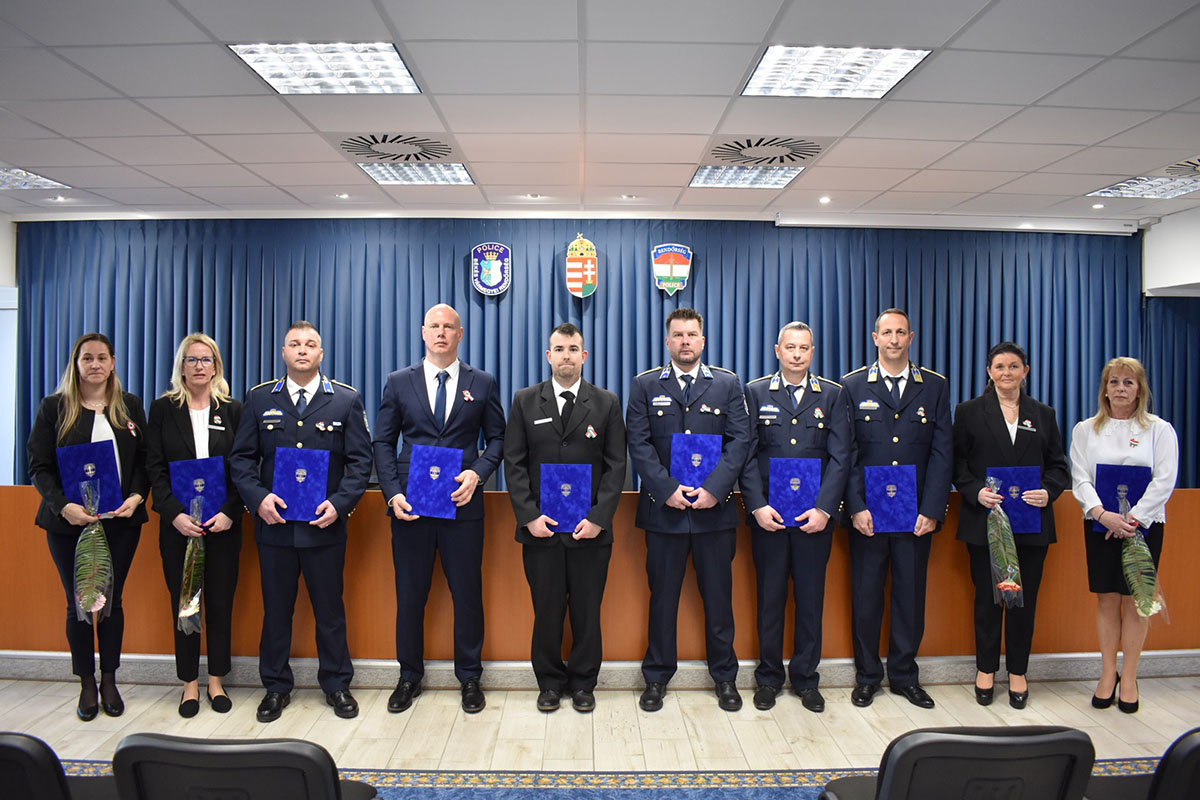 Elismeréseket kaptak a Békés vármegyei rendőrök