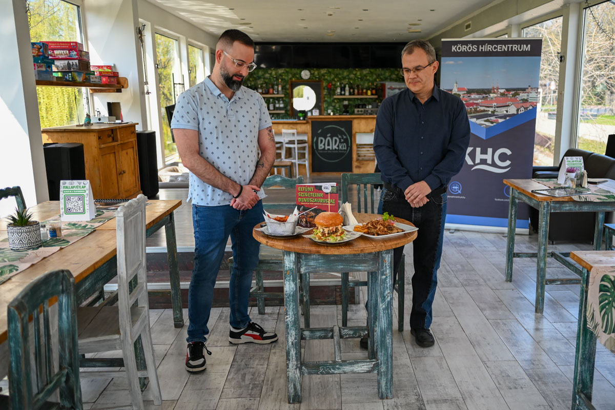 Bemutatkozott a T-Rex burger és a Munkácsy tál