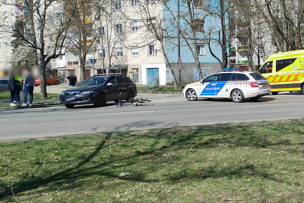 Egy személygépkocsi elsodort egy kerékpárost Békéscsabán