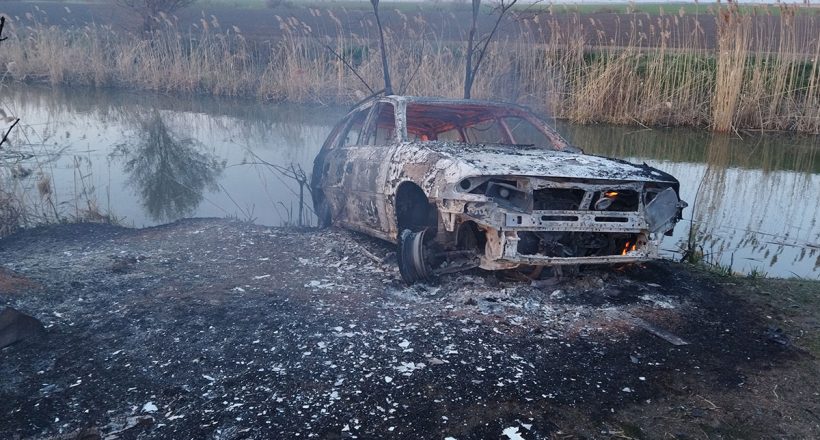 Lángokban állt egy autó Csabacsűd határában