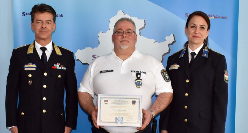iskolaőr kitüntetés