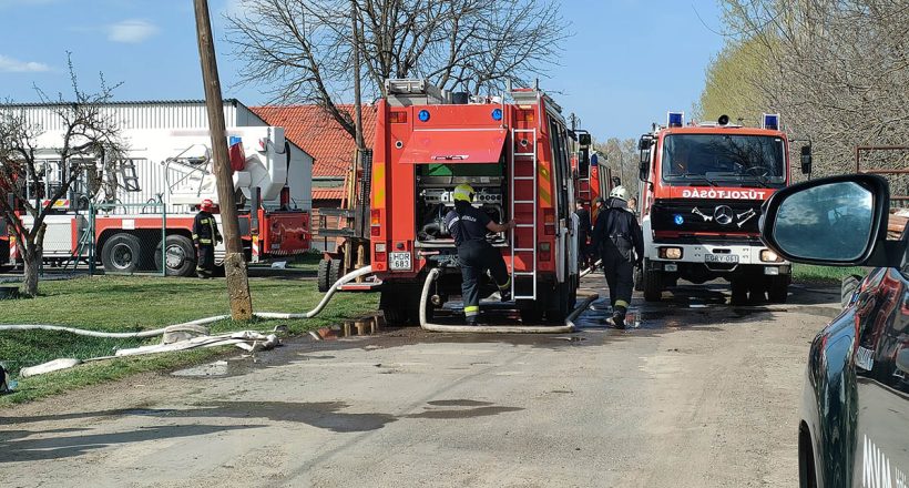 Kigyulladt egy asztalos műhely Gyulán