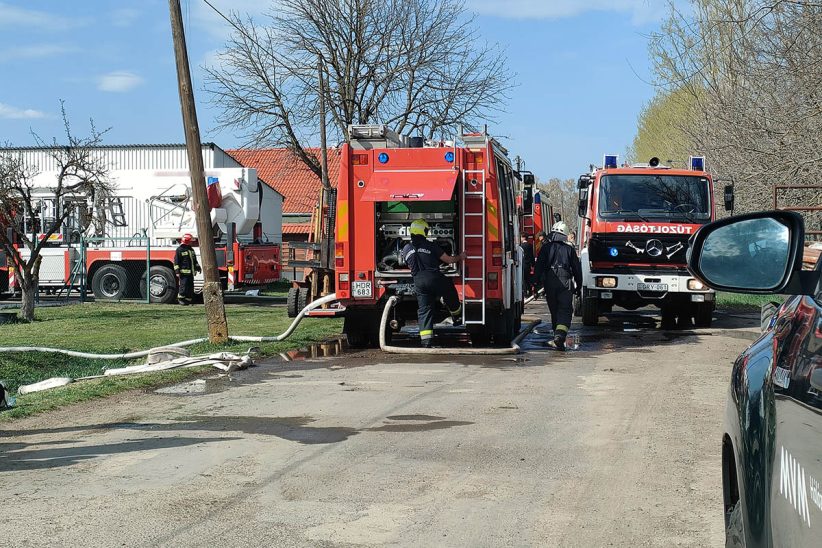 Kigyulladt egy asztalos műhely Gyulán